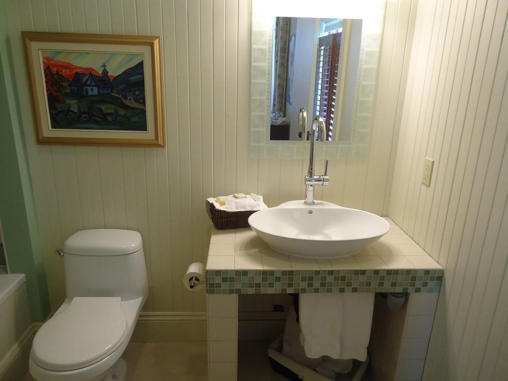 Maison Tait House Hotel Shediac Room photo